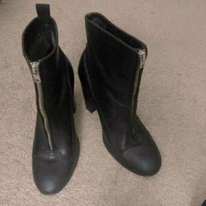 Closed Boots size 38 euro